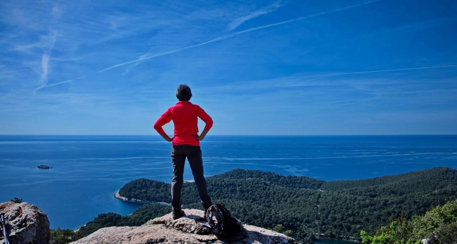 Small guided walking group on a Dalmatian trail